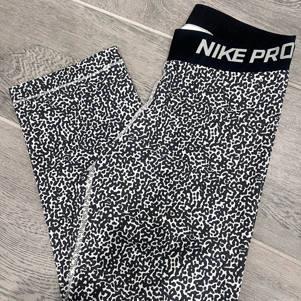 Nike Kids Black and White Patterned Leggings